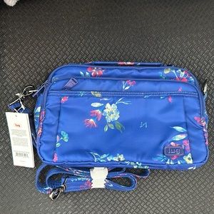 Lug Scoop crossbody in bouquet blue NWT!